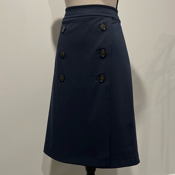 Banana Republic navy blue lined skirt with buttons - Picture 3 of 15